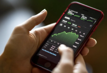 How a Stock Market App Helps Track Investments